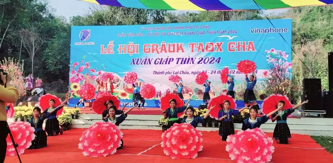 Rộn ràng lễ hội Grâuk Taox Cha