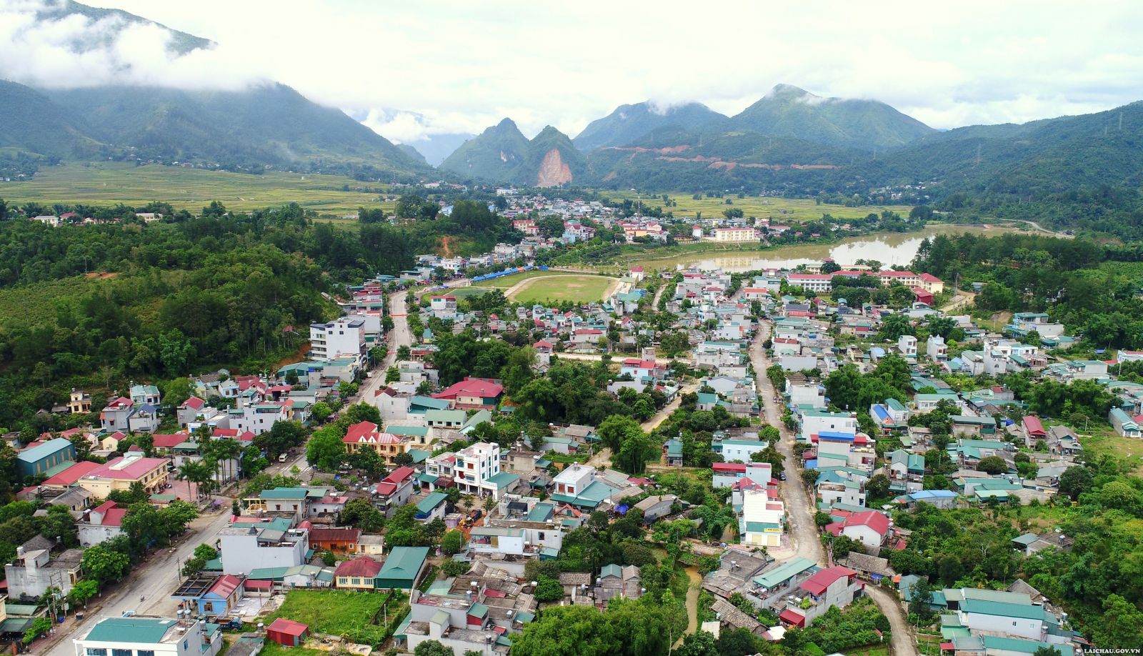 Lung linh sắc màu Than Uyên - Lai Châu