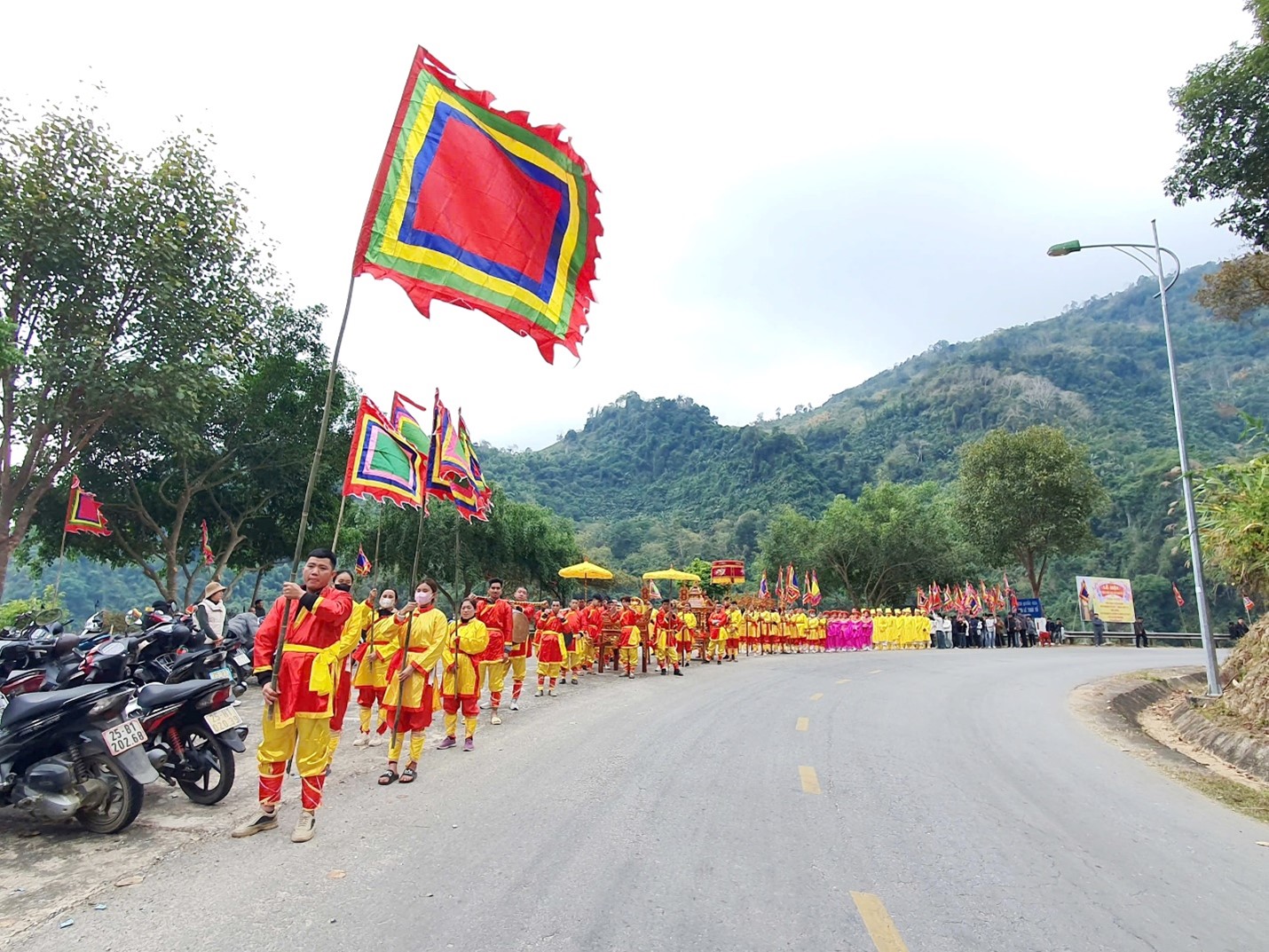 Đến Nậm Nhùn vui Lễ hội Đền thờ Vua Lê Thái Tổ