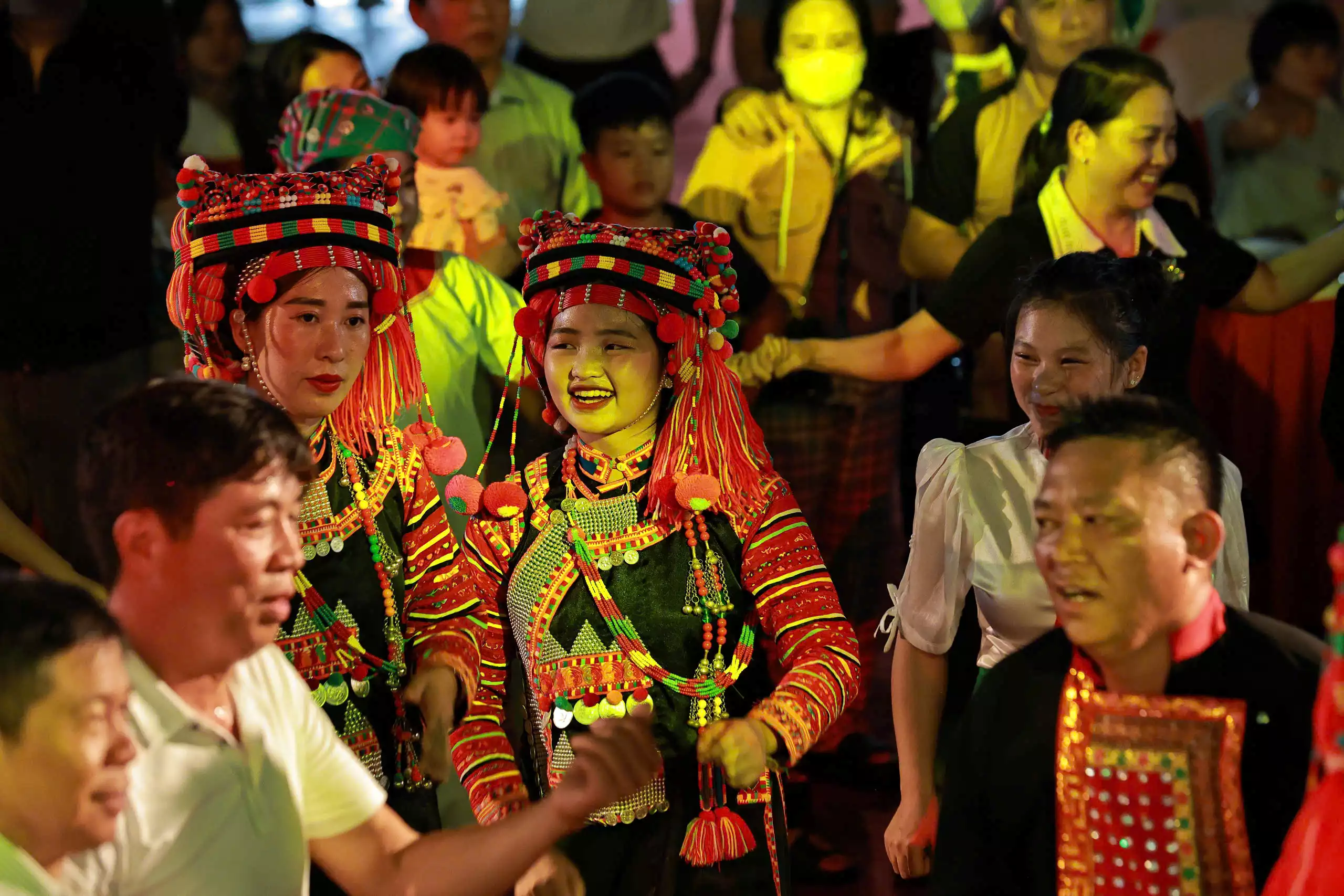 THÁNG 10 – LAI CHÂU MỜI BẠN VỀ VUI HỘI!