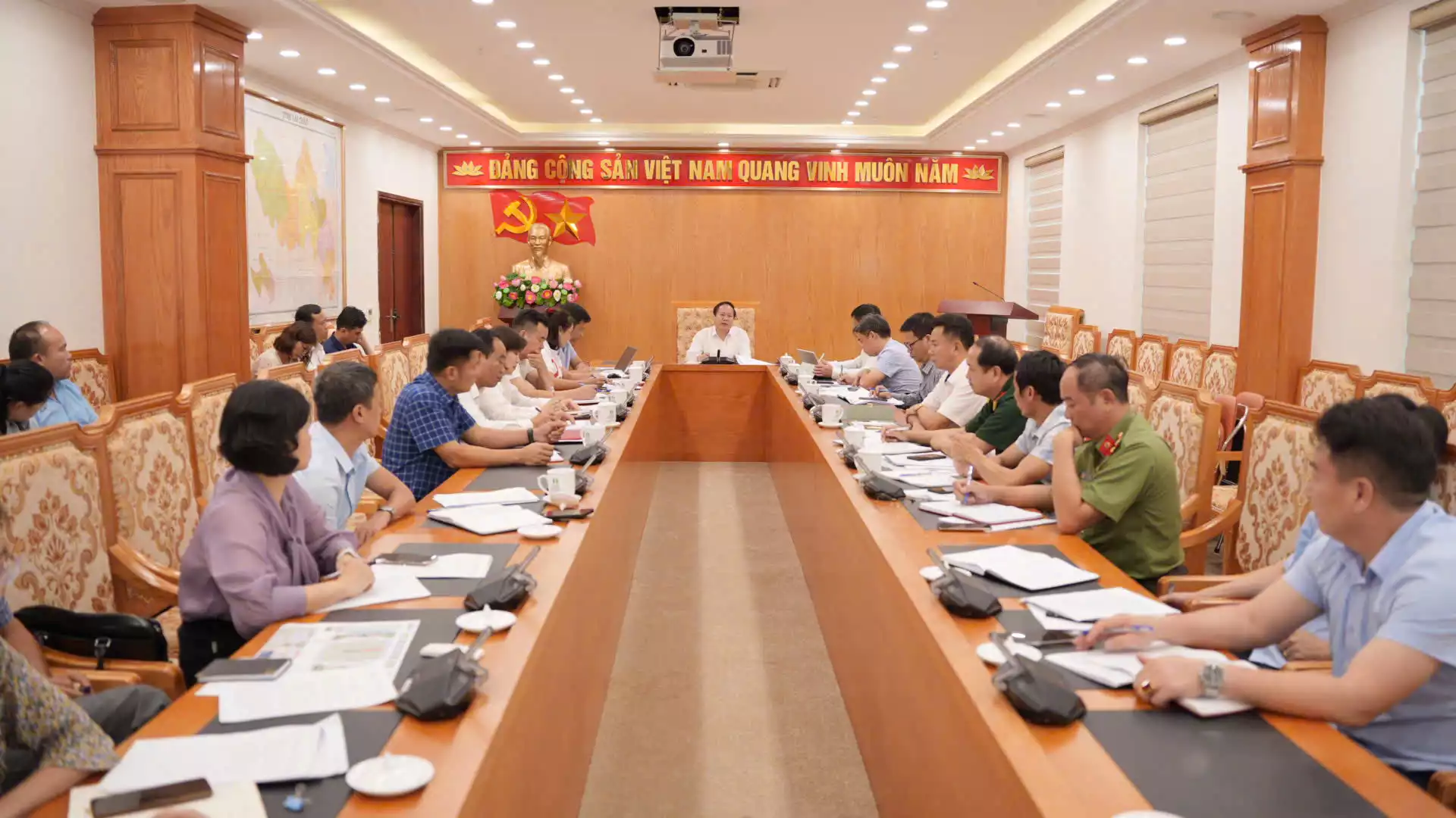 Lai Châu họp bàn tiến độ tổ chức Tuần Du lịch – Văn hoá và Giải Marathon Lai Châu lần thứ II, năm 2025
