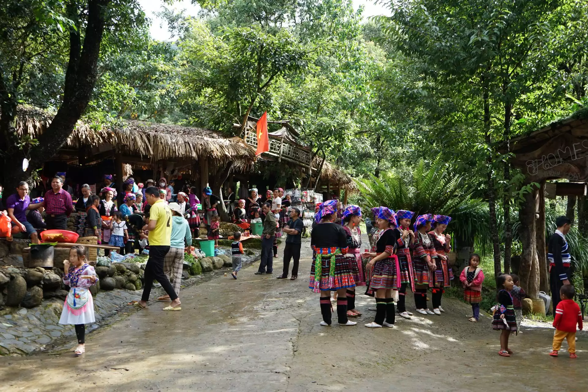 Bản Sin Suối Hồ