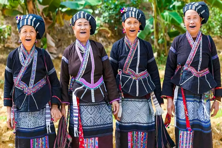 Nhuộm răng đen