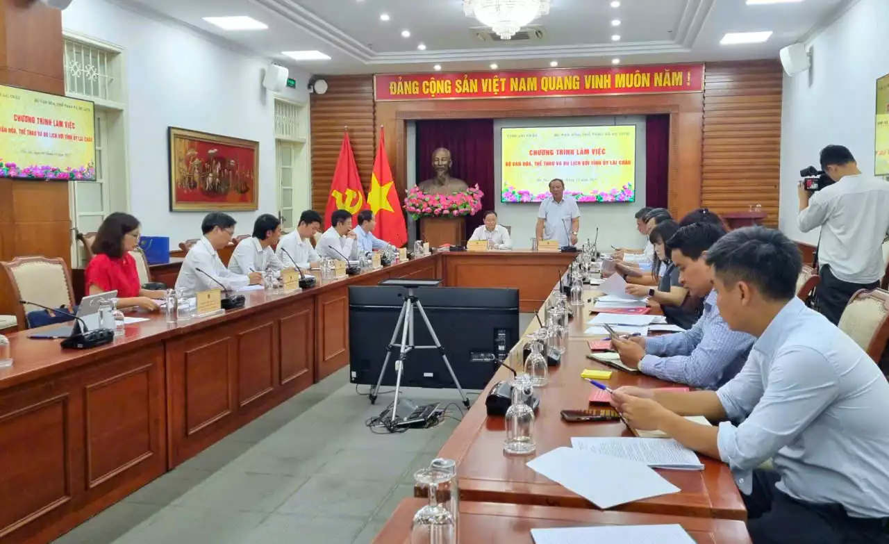 Bí thư Tỉnh ủy Lai Châu Lê Minh Ngân làm việc với Bộ Văn hóa, Thể thao và Du lịch về phát triển sự nghiệp văn hóa trên địa bàn