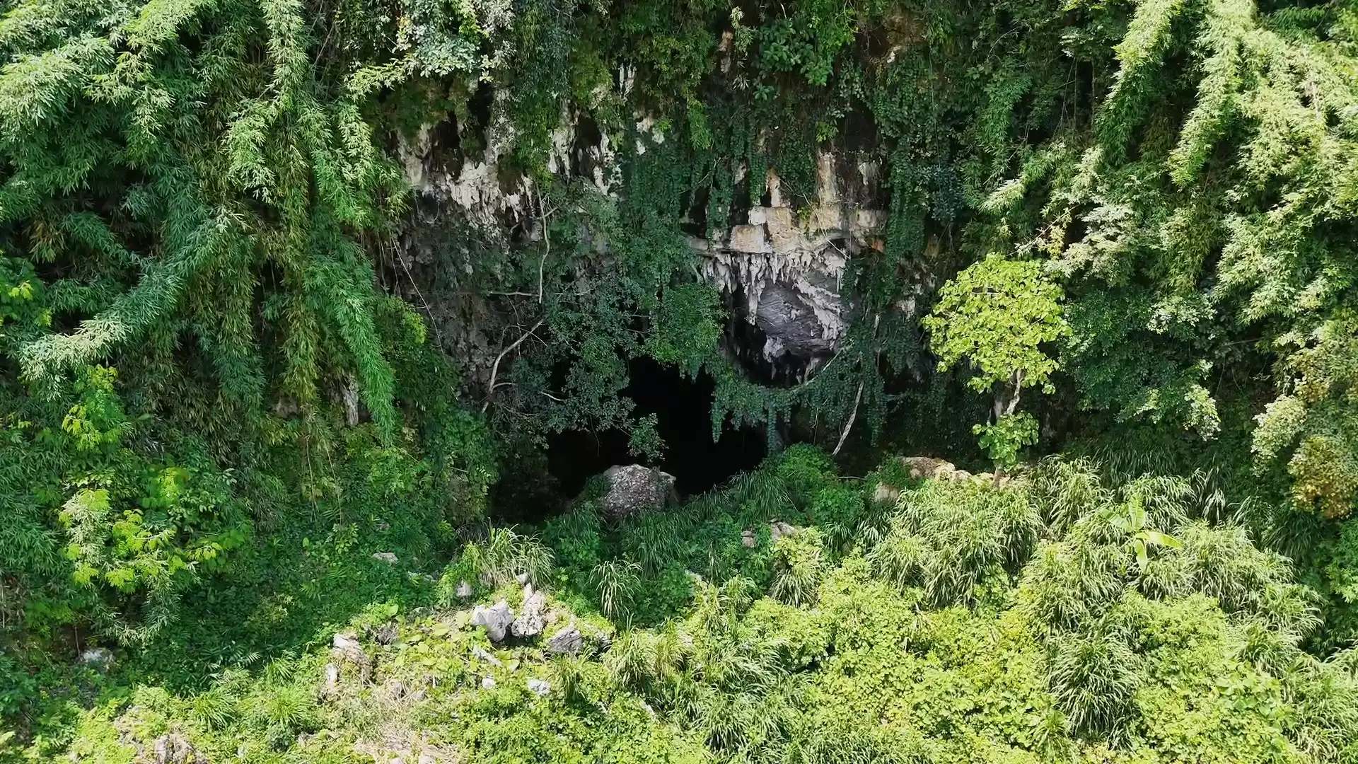 Hành trình trekking đến động Chin Chu Chải