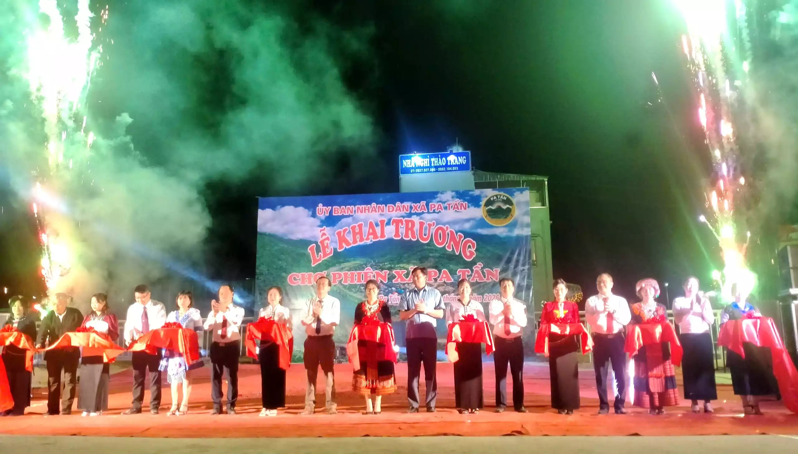 Khai Trương Chợ Phiên Pa Tần