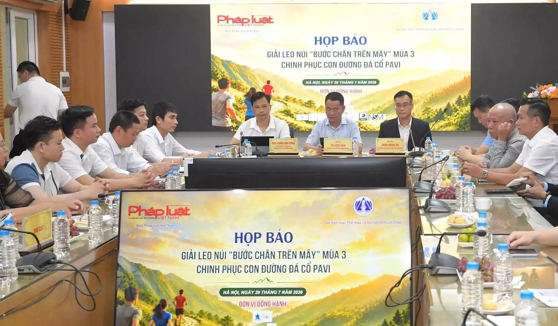 Họp báo công bố Giải leo núi 
