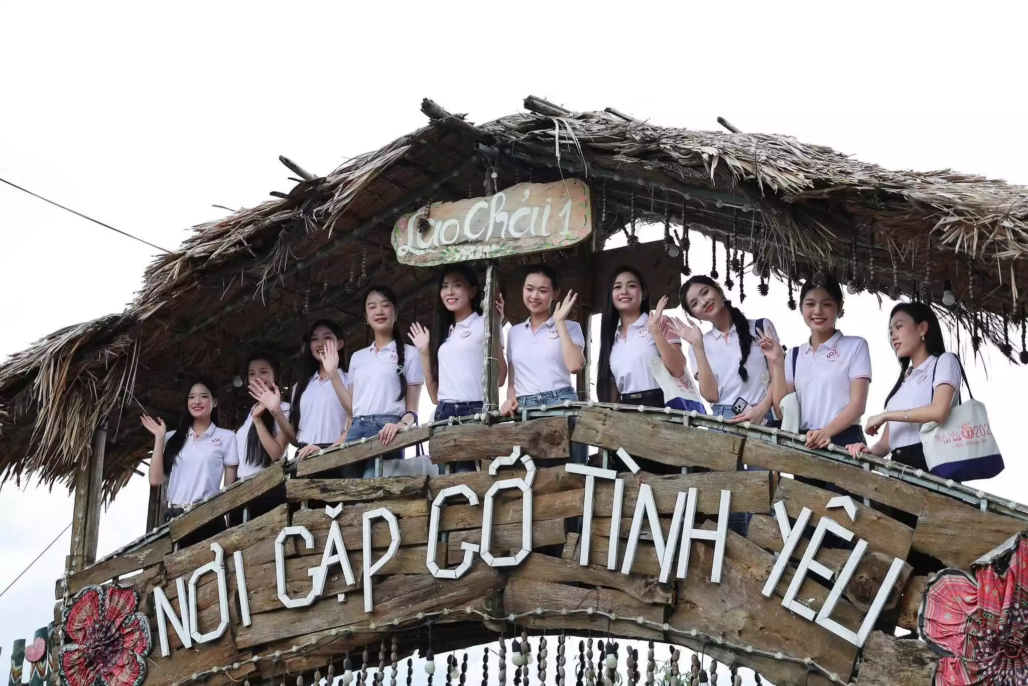 Thí sinh Hoa hậu Việt Nam 2026 quảng bá du lịch Lai Châu: Rực rỡ sắc màu văn hóa tại bản vùng cao Lao Chải