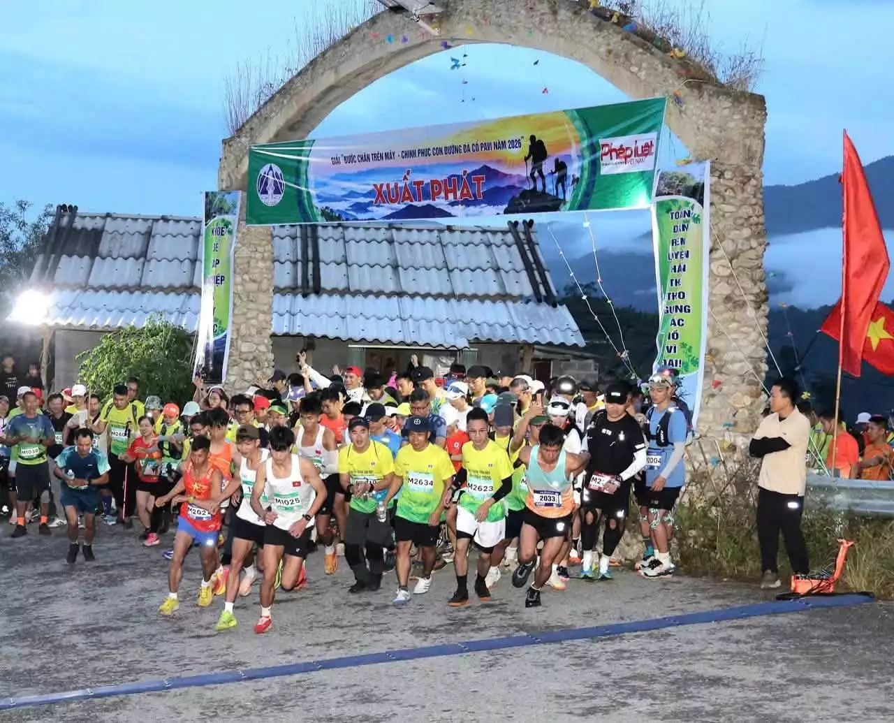 Sôi động giữa biển mây Lai Châu: Hơn 100 VĐV tranh tài tại Giải leo núi 