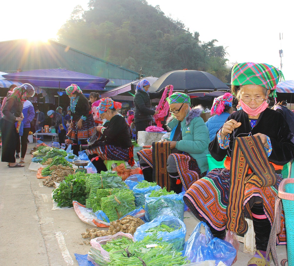 Chợ phiên San Thàng sắc mầu văn hoá vùng cao