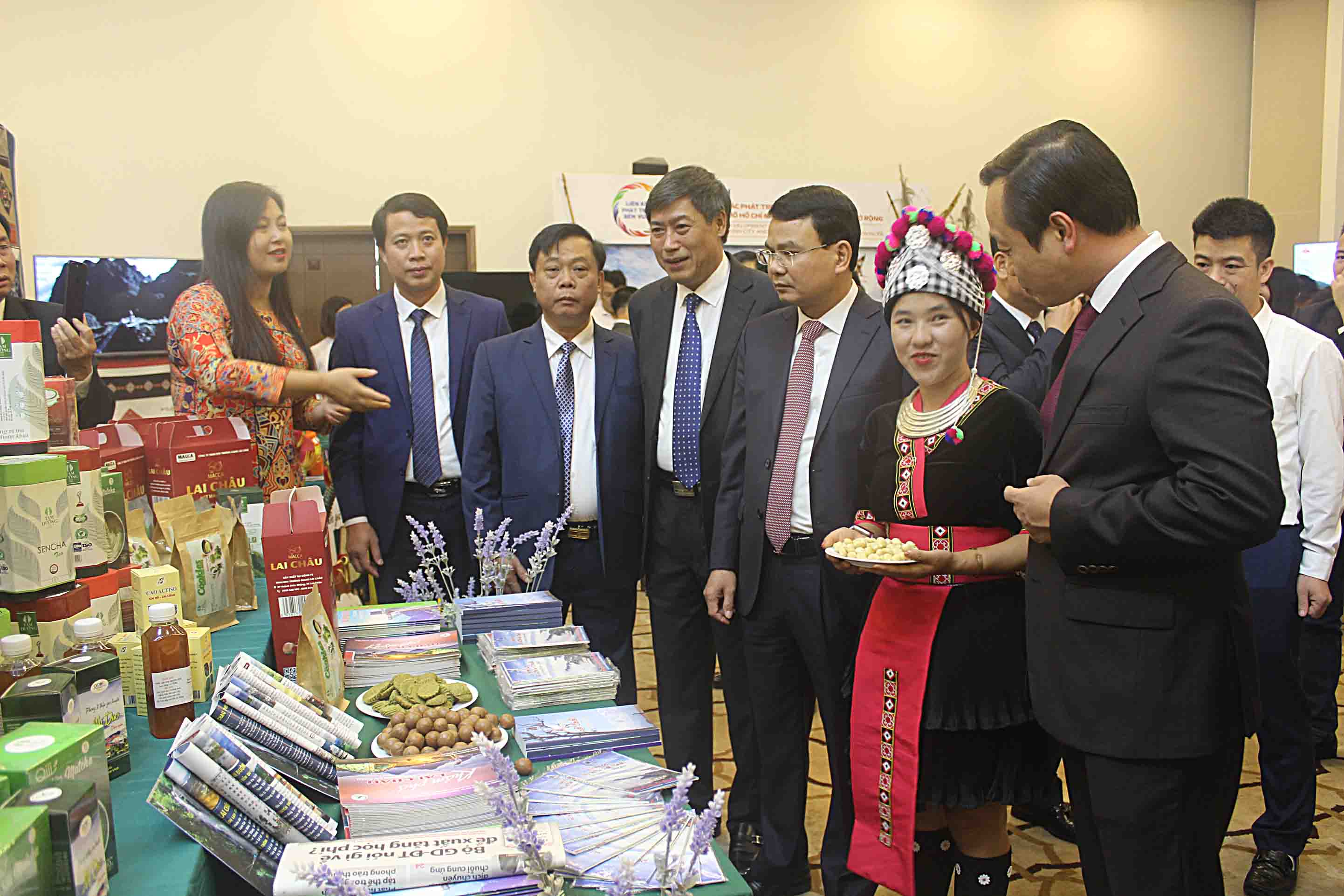 Hội nghị liên kết phát triển du lịch giữa thành phố Hồ Chí Minh và 8 tỉnh Tây Bắc mở rộng